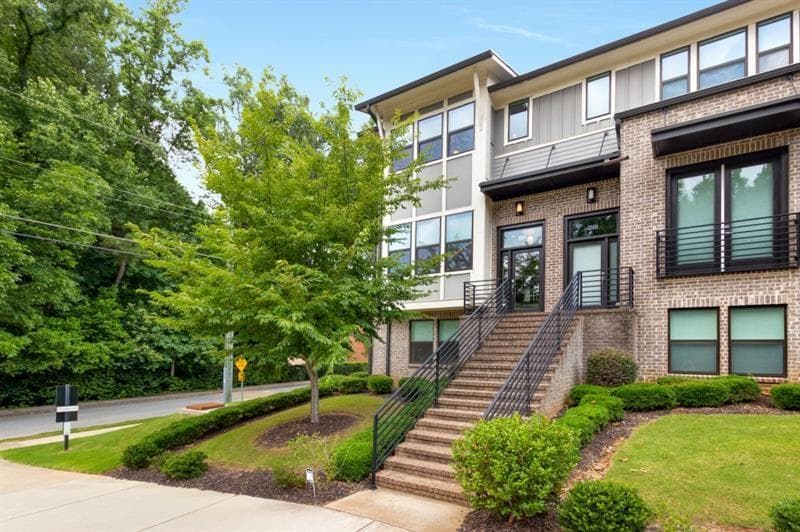 3 bedroom, 4 bathroom, 2,400 sq ft townhouse for rent at 3571 Blair Circle, Atlanta, GA 30319 for $5,990 a month — photo 2