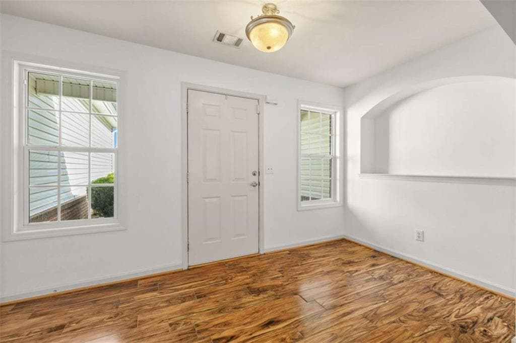 4 bedroom, 2 bathroom, 1,976 sq ft single family residence for sale at 123 Berry Hill Lane, Hoschton, GA 30548 — photo 4