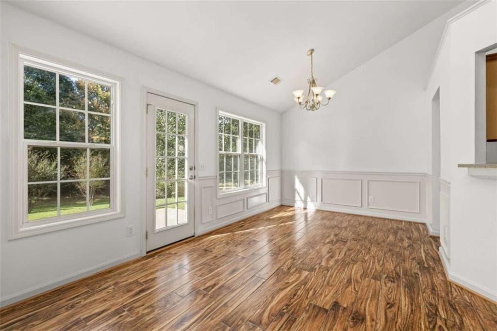 4 bedroom, 2 bathroom, 1,976 sq ft single family residence for sale at 123 Berry Hill Lane, Hoschton, GA 30548 — photo 7