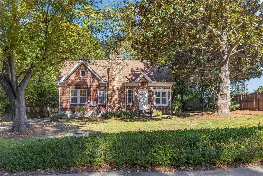4 bedroom, 2 bathroom, 1,879 sq ft single family residence for sale at 50 Brookhaven Drive, Atlanta, GA 30319 — photo 2