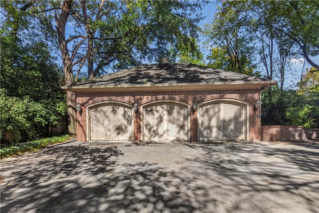 4 bedroom, 2 bathroom, 1,879 sq ft single family residence for sale at 50 Brookhaven Drive, Atlanta, GA 30319 — photo 4