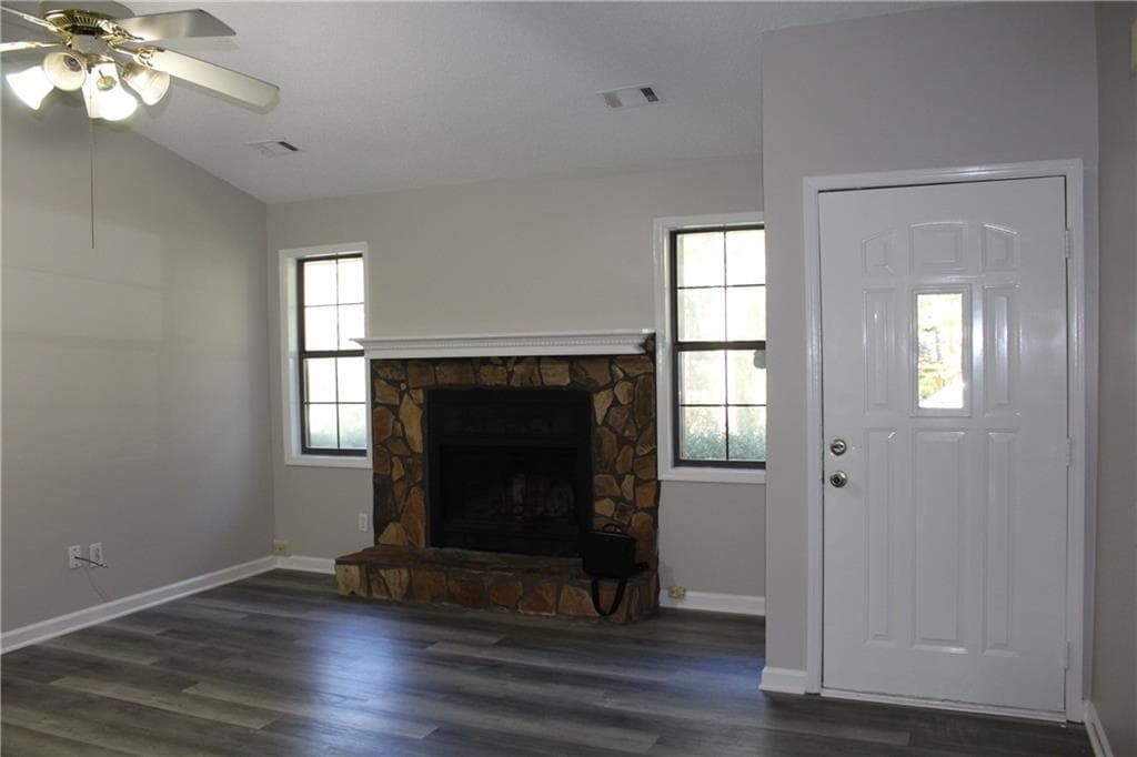 3 bedroom, 2 bathroom, 1,266 sq ft single family residence for rent at 541 Pebble Point Drive, Loganville, GA 30052 for $1,600 a month — photo 6