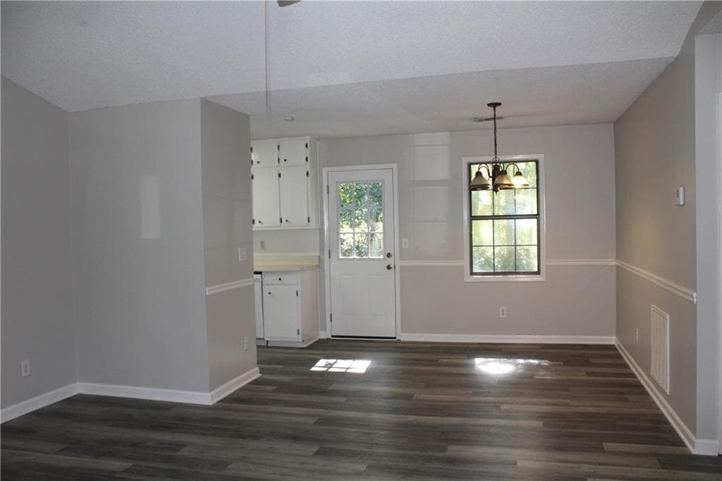 3 bedroom, 2 bathroom, 1,266 sq ft single family residence for rent at 541 Pebble Point Drive, Loganville, GA 30052 for $1,600 a month — photo 7