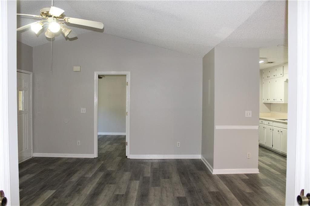 3 bedroom, 2 bathroom, 1,266 sq ft single family residence for rent at 541 Pebble Point Drive, Loganville, GA 30052 for $1,600 a month — photo 10