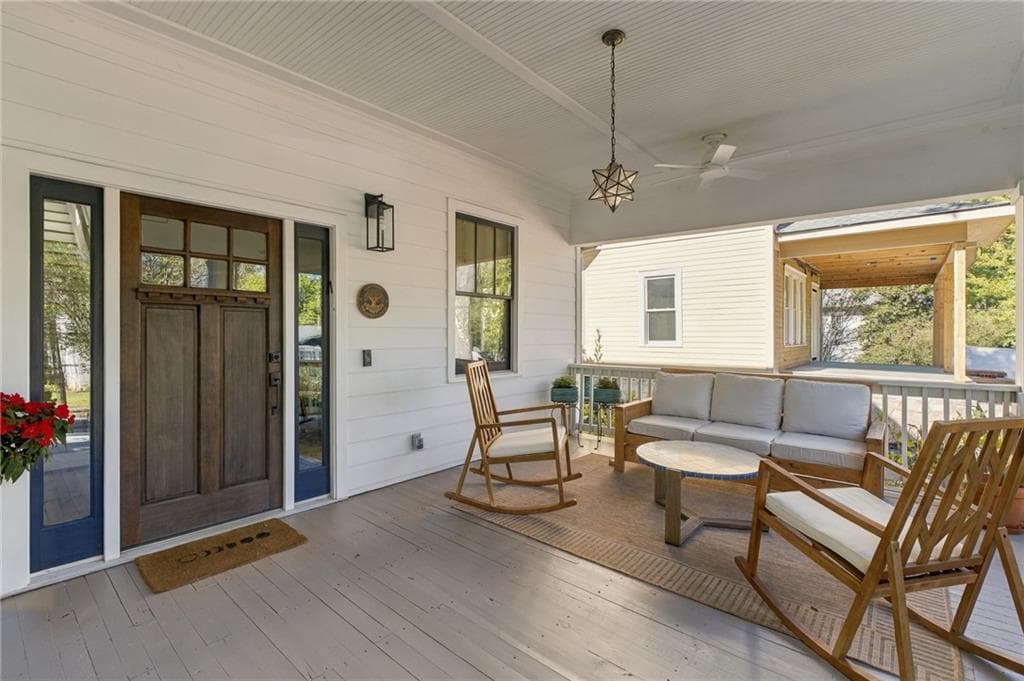 5 bedroom, 5 bathroom, 3,064 sq ft single family residence for sale at 265 E Lake Drive, Decatur, GA 30030 — photo 3