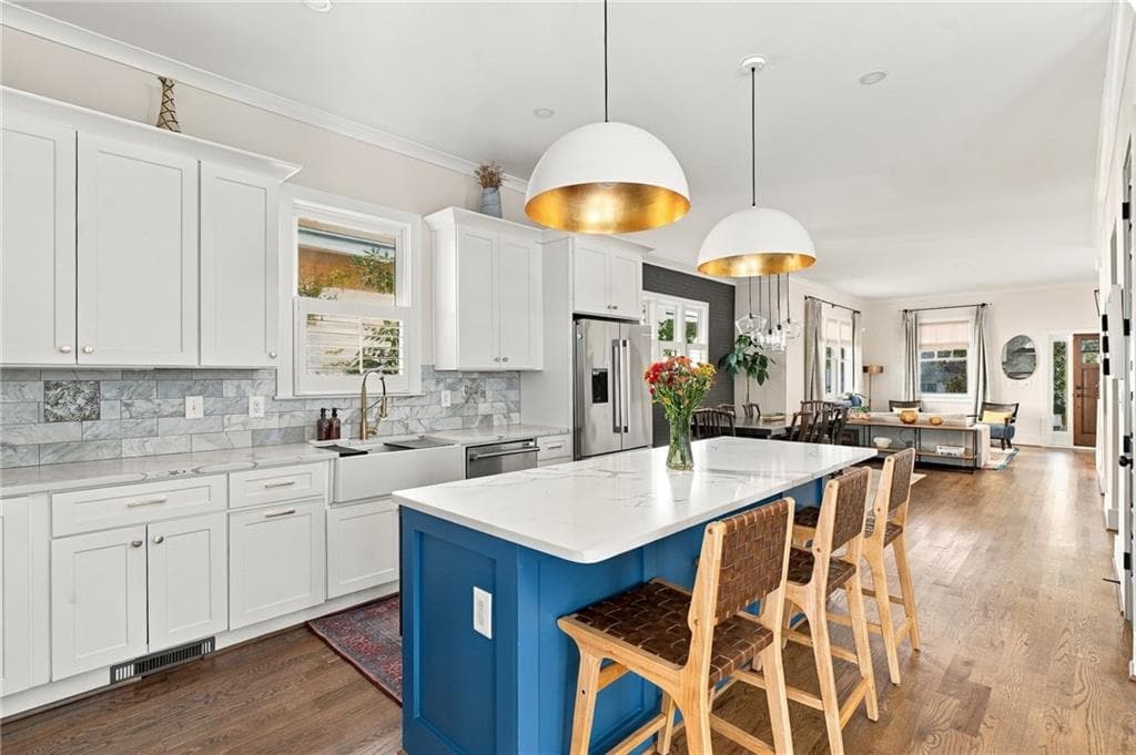 5 bedroom, 5 bathroom, 3,064 sq ft single family residence for sale at 265 E Lake Drive, Decatur, GA 30030 — photo 4