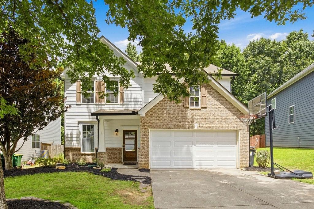 4 bedroom, 3 bathroom, 2,445 sq ft single family residence for sale at 560 Crestmont Lane, Canton, GA 30114 — photo 1 of 25