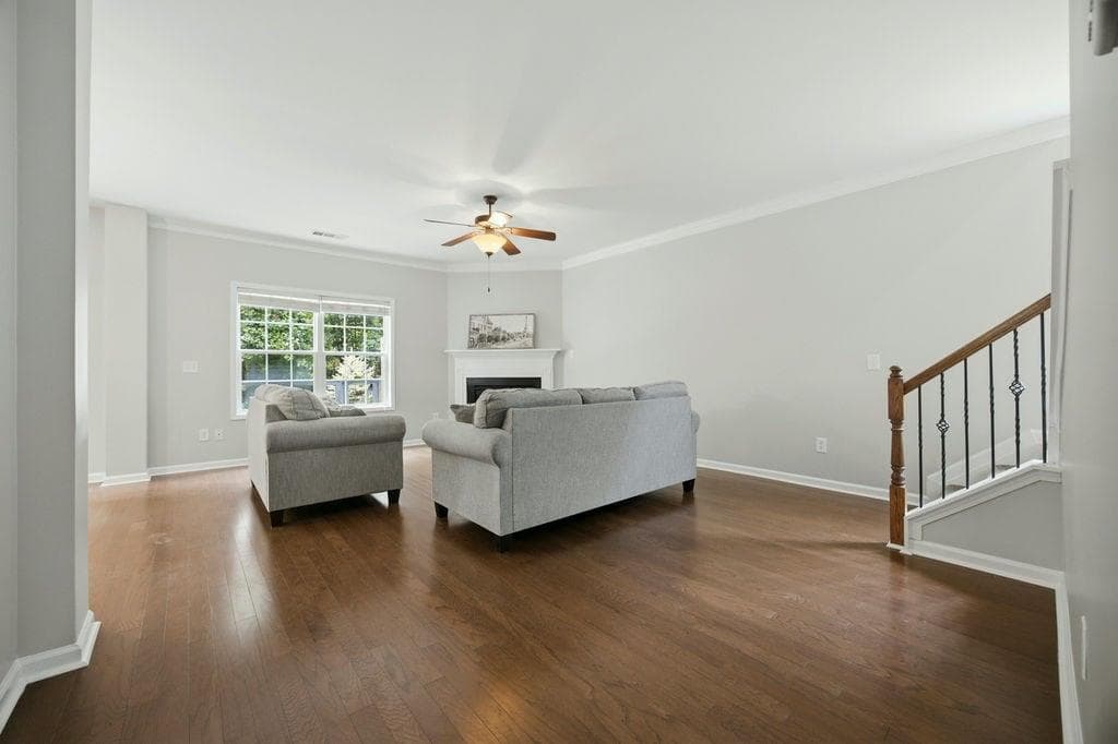 4 bedroom, 3 bathroom, 2,445 sq ft single family residence for sale at 560 Crestmont Lane, Canton, GA 30114 — photo 4