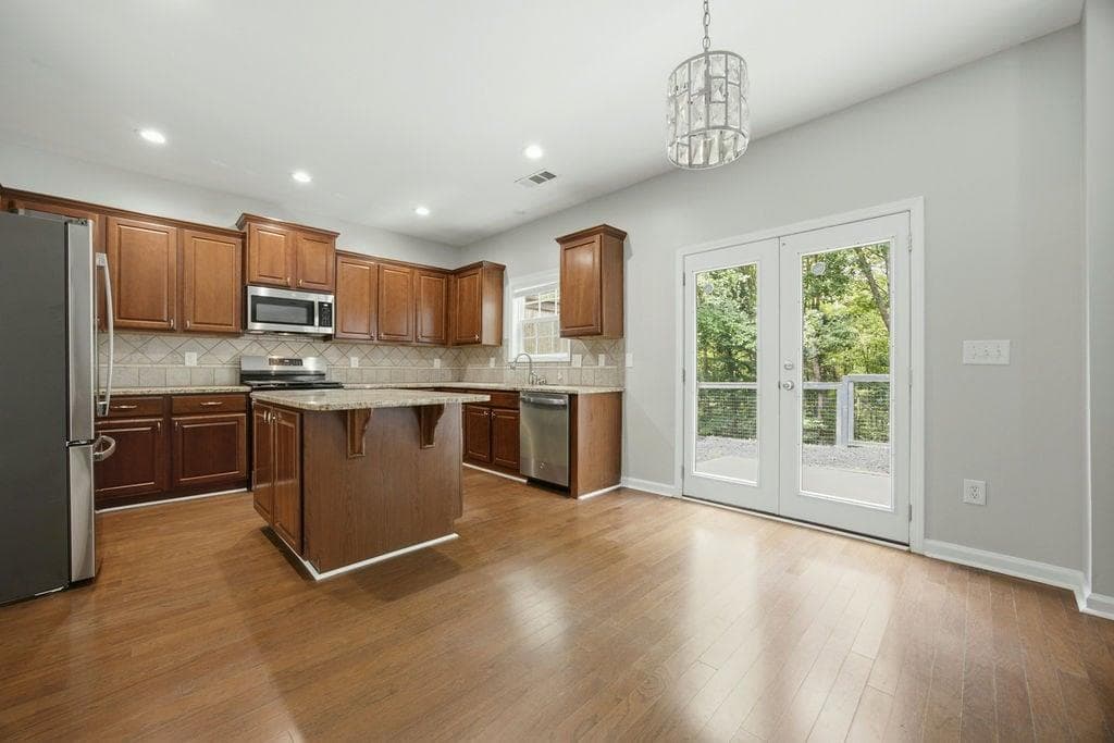 4 bedroom, 3 bathroom, 2,445 sq ft single family residence for sale at 560 Crestmont Lane, Canton, GA 30114 — photo 6