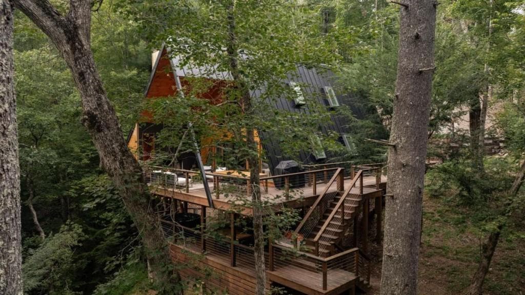 3 bedroom, 3 bathroom, 1,260 sq ft single family residence for sale at 43 Dogwood Riverside Drive, Blue Ridge, GA 30513 — photo 8