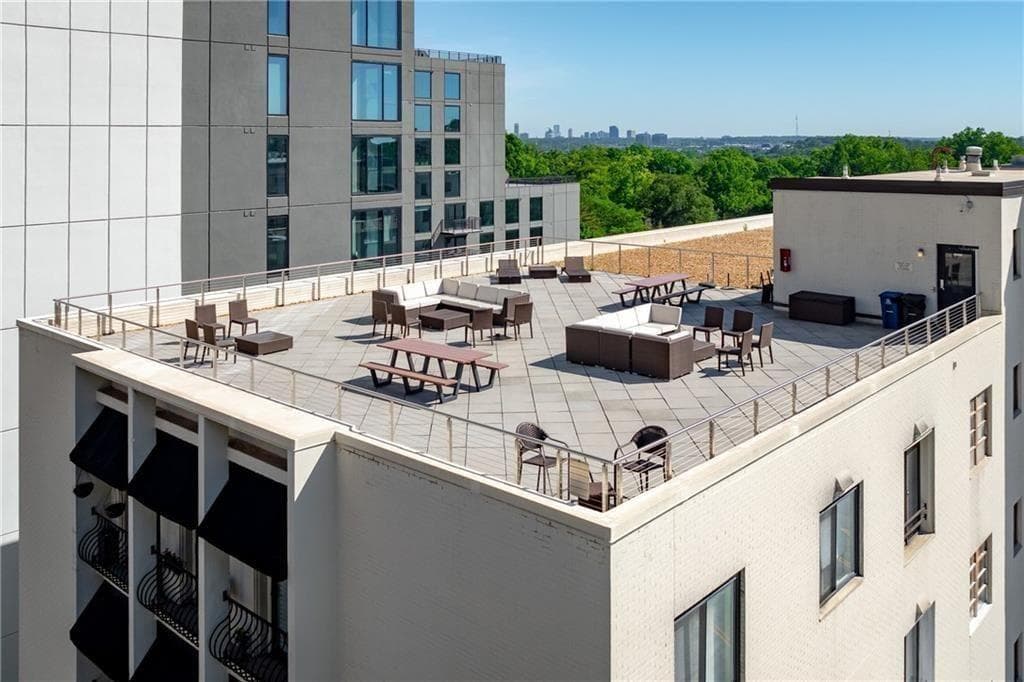 1 bedroom, 1 bathroom, 625 sq ft condominium for sale at 1421 Peachtree Street 203A, Atlanta, GA 30309 — photo 2