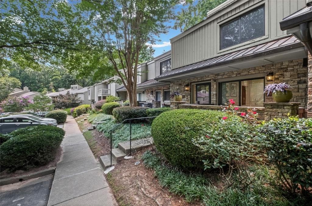 3 bedroom, 3 bathroom, 1,584 sq ft townhouse for sale at 1252 Druid Knoll Dr, Brookhaven, GA 30319 — photo 4