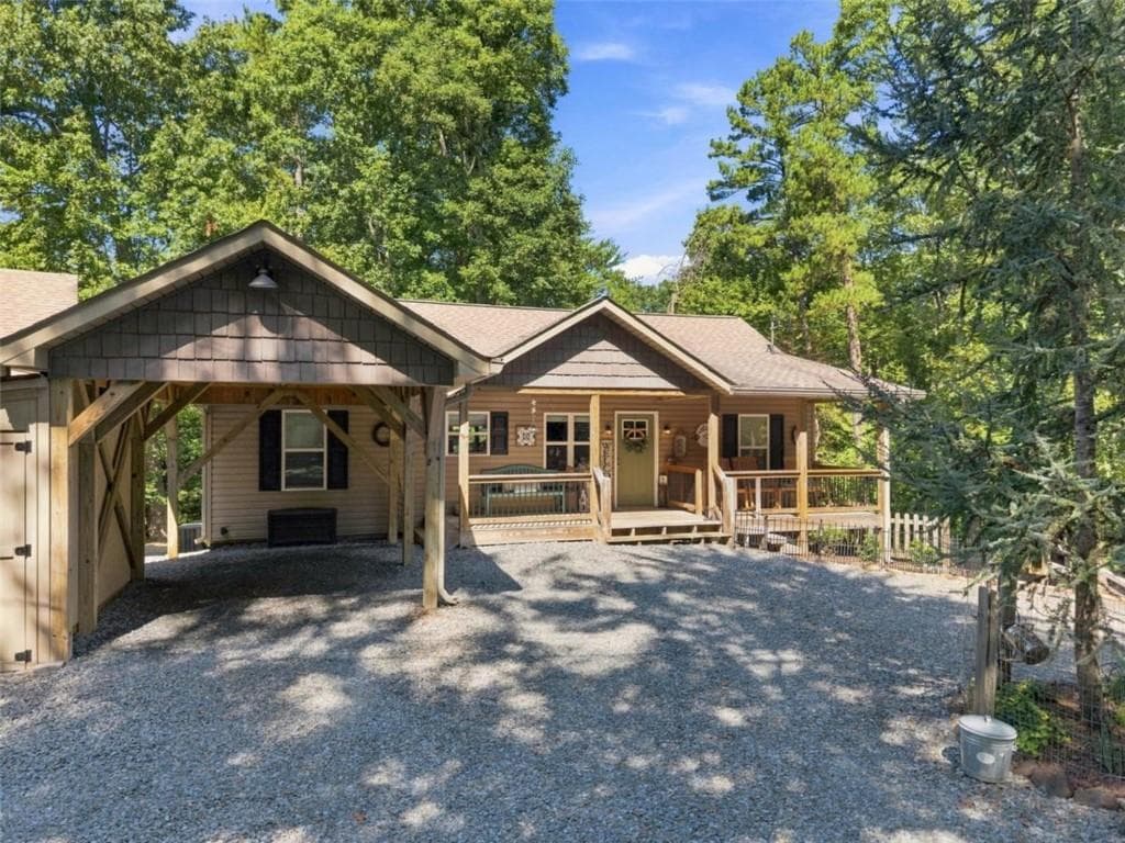 4 bedroom, 4 bathroom, 2,860 sq ft single family residence for sale at 20 Foxhound Court, Ellijay, GA 30540 — photo 2