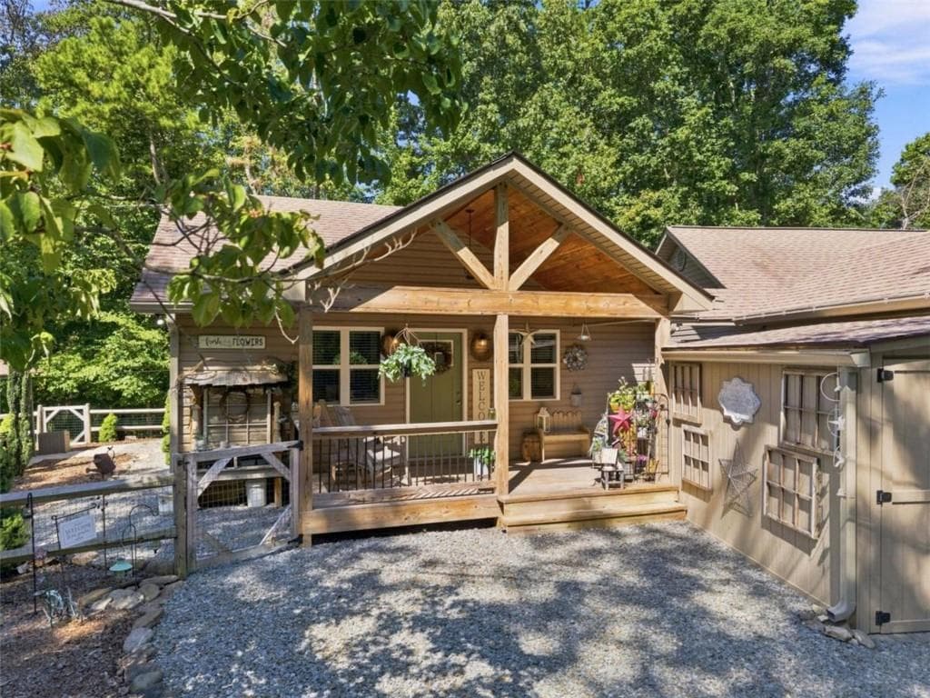 4 bedroom, 4 bathroom, 2,860 sq ft single family residence for sale at 20 Foxhound Court, Ellijay, GA 30540 — photo 3