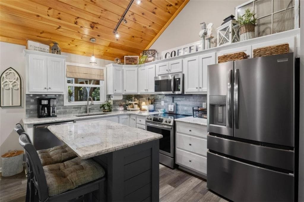 4 bedroom, 4 bathroom, 2,860 sq ft single family residence for sale at 20 Foxhound Court, Ellijay, GA 30540 — photo 9