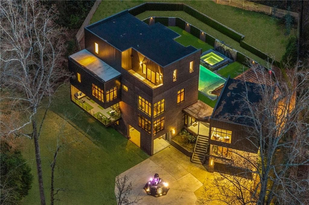 7 bedroom, 7 bathroom, 7,396 sq ft single family residence for rent at 345 Pinecrest Road, Atlanta, GA 30342 for $30,000 a month — photo 6