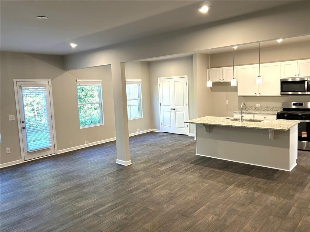 3 bedroom, 3 bathroom, 1,933 sq ft townhouse for sale at 1223 Park Center Circle, Mableton, GA 30168 — photo 3