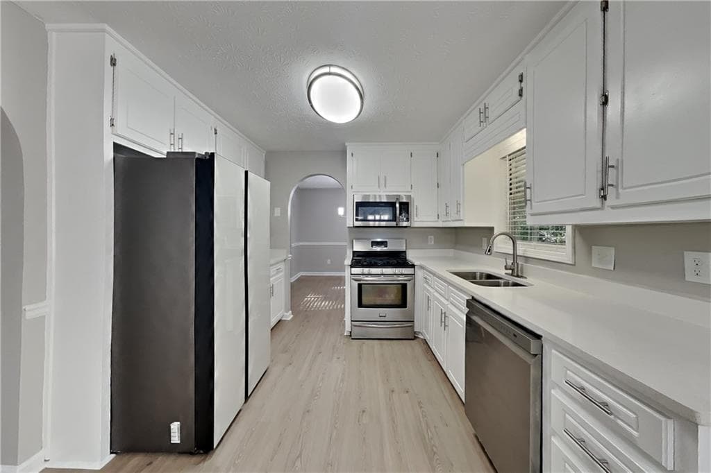3 bedroom, 3 bathroom, 2,558 sq ft single family residence for rent at 1085 Crystal Water Drive, Lawrenceville, GA 30045 for $2,350 a month — photo 6