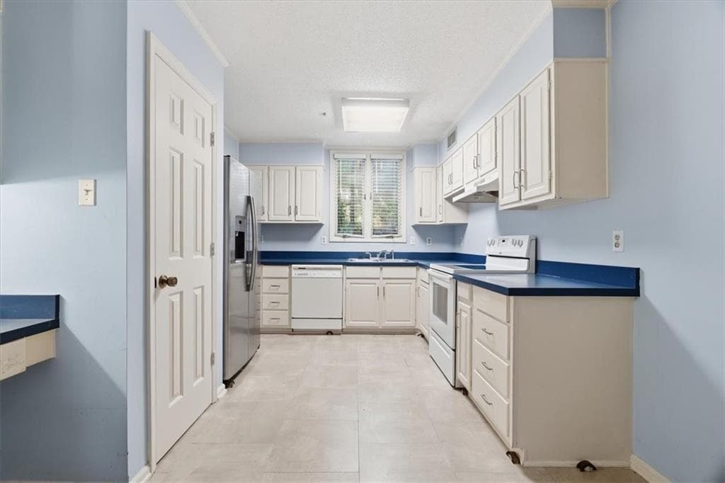 3 bedroom, 3 bathroom, 2,840 sq ft townhouse for sale at 4138 D Youville Trace, Atlanta, GA 30341 — photo 4