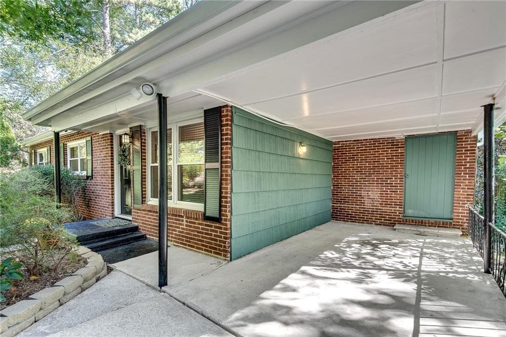 3 bedroom, 2 bathroom, 2,000 sq ft single family residence for sale at 1275 Sparrow Lane, Decatur, GA 30033 — photo 2