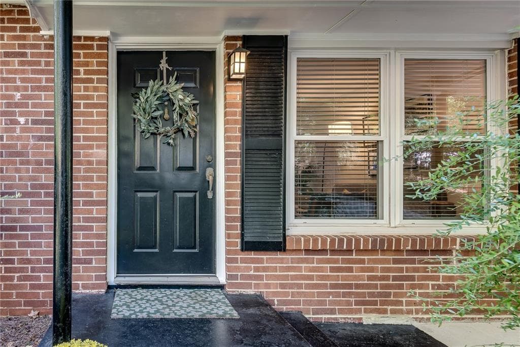 3 bedroom, 2 bathroom, 2,000 sq ft single family residence for sale at 1275 Sparrow Lane, Decatur, GA 30033 — photo 3
