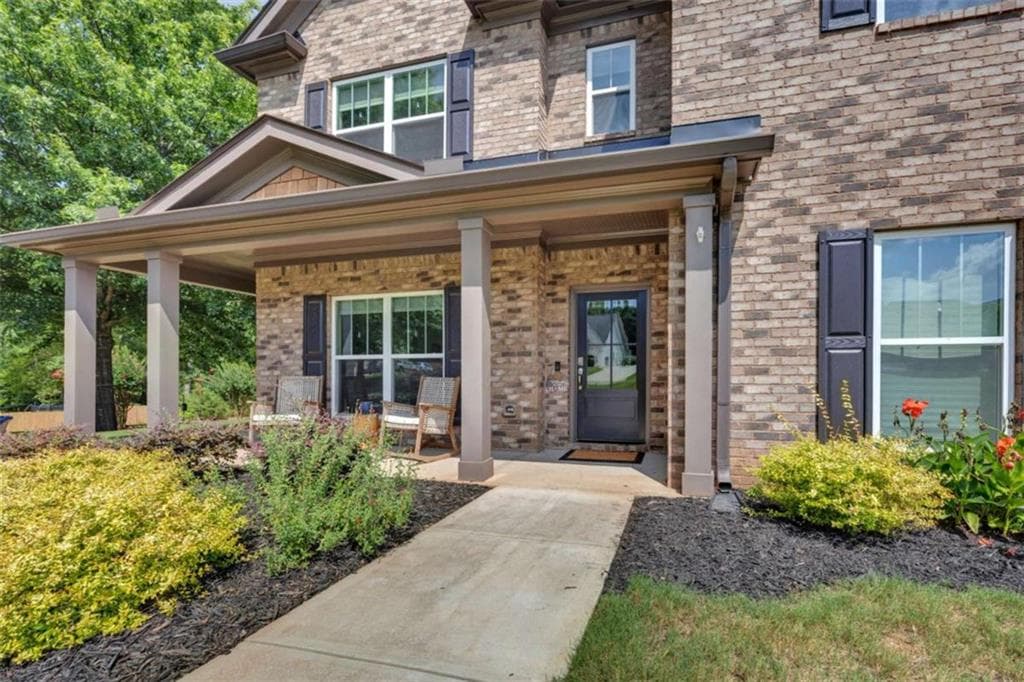 5 bedroom, 3 bathroom, 3,198 sq ft single family residence for sale at 170 Rose Creek Drive, Covington, GA 30014 — photo 4
