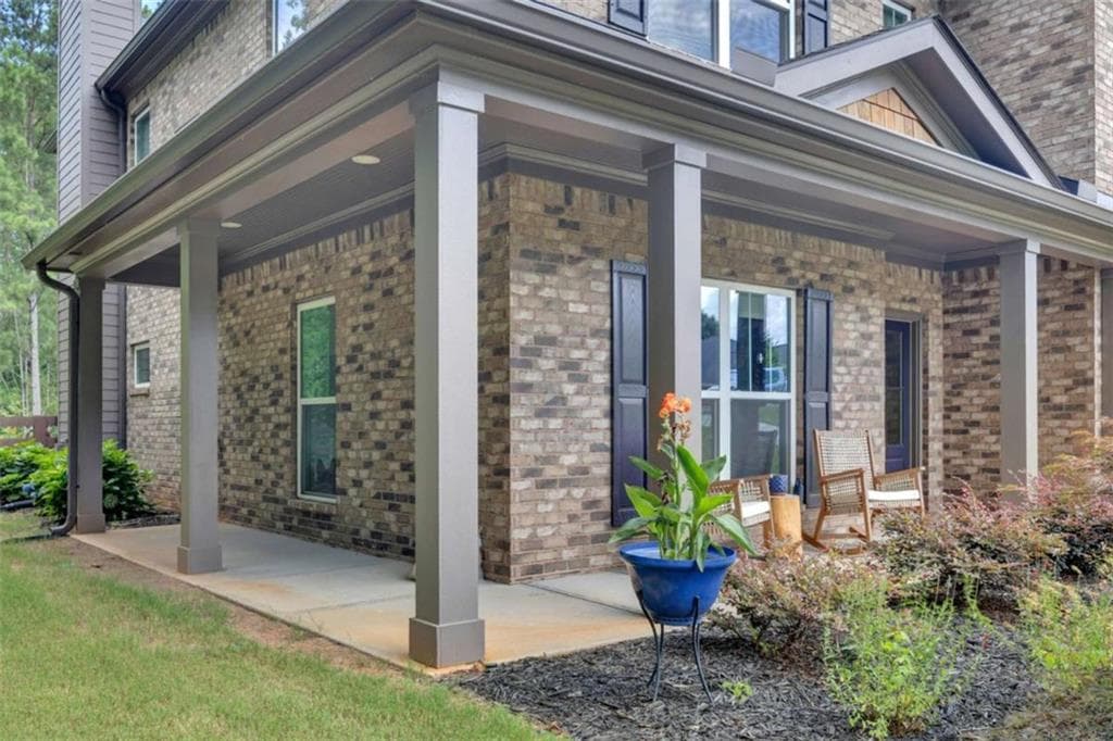 5 bedroom, 3 bathroom, 3,198 sq ft single family residence for sale at 170 Rose Creek Drive, Covington, GA 30014 — photo 5