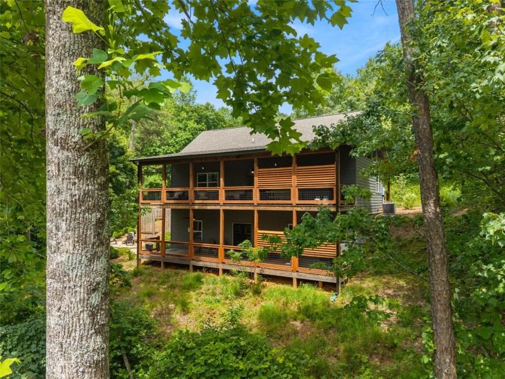 3 bedroom, 3 bathroom, 2,464 sq ft single family residence for sale at 531 Sowers Road, Blue Ridge, GA 30513 — photo 2