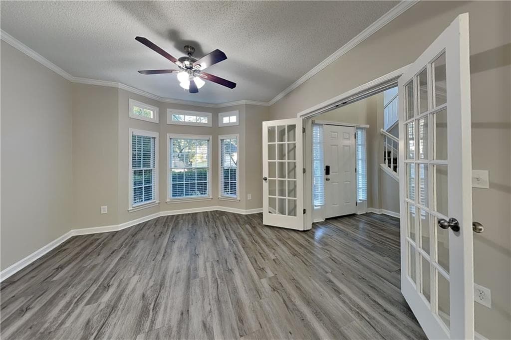 4 bedroom, 3 bathroom, 2,159 sq ft single family residence for rent at 7203 Meadow Gate Way, Woodstock, GA 30189 for $2,450 a month — photo 2