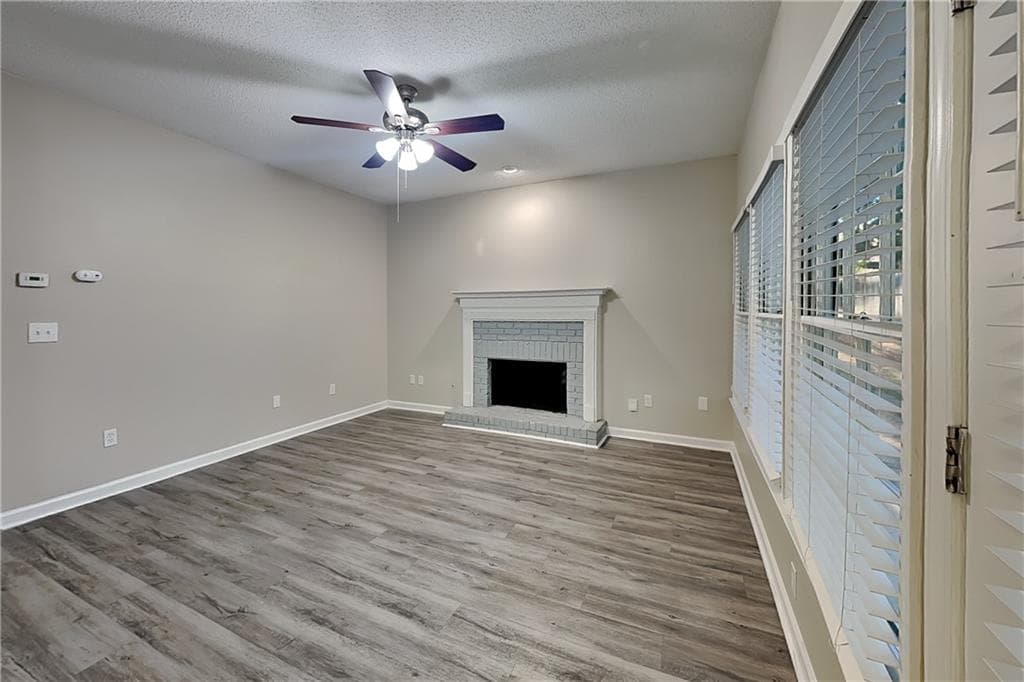 4 bedroom, 3 bathroom, 2,159 sq ft single family residence for rent at 7203 Meadow Gate Way, Woodstock, GA 30189 for $2,450 a month — photo 3