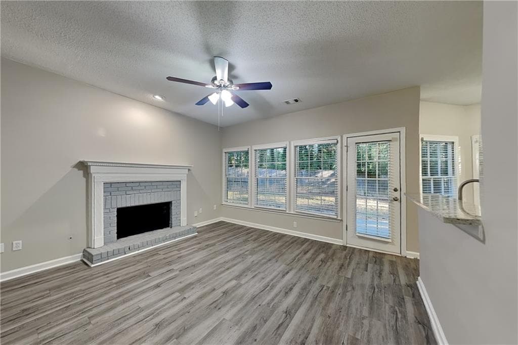 4 bedroom, 3 bathroom, 2,159 sq ft single family residence for rent at 7203 Meadow Gate Way, Woodstock, GA 30189 for $2,450 a month — photo 4