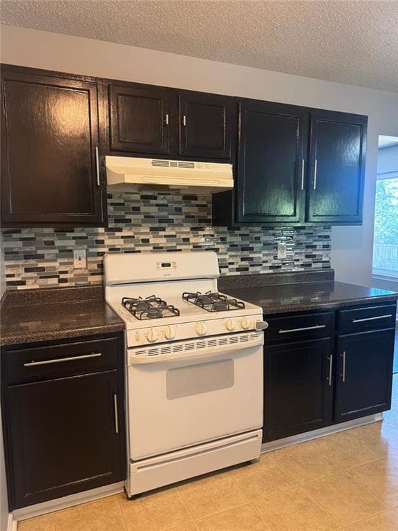 4 bedroom, 3 bathroom, 2,362 sq ft single family residence for sale at 1026 Misty Meadows Point, Hampton, GA 30228 — photo 7