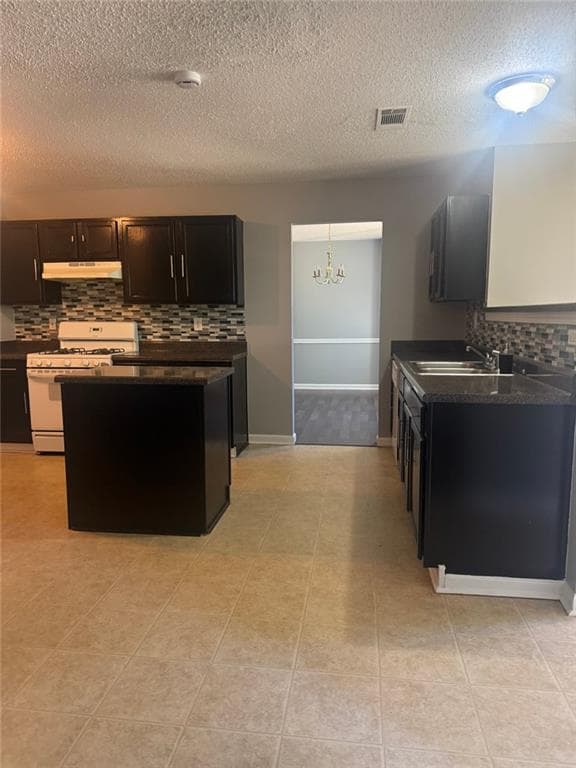 4 bedroom, 3 bathroom, 2,362 sq ft single family residence for sale at 1026 Misty Meadows Point, Hampton, GA 30228 — photo 8