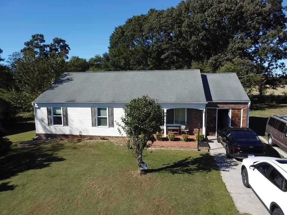 3 bedroom, 2 bathroom, 1,448 sq ft single family residence under contract at 3081 Albion Farm Road, Duluth, GA 30097 — photo 2