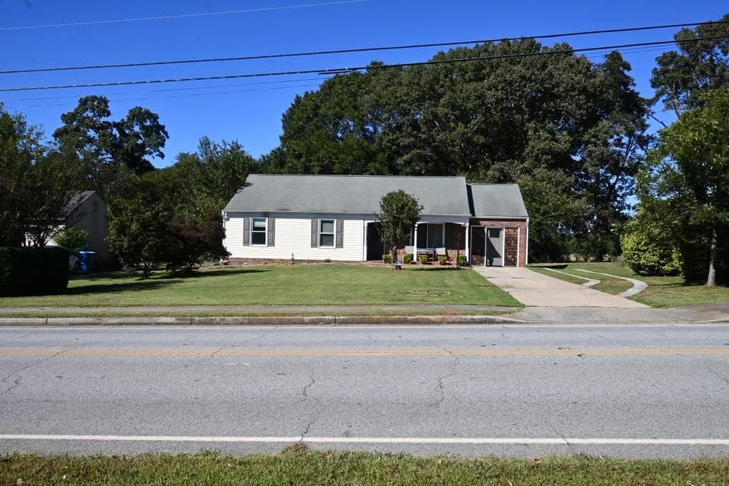 3 bedroom, 2 bathroom, 1,448 sq ft single family residence under contract at 3081 Albion Farm Road, Duluth, GA 30097 — photo 4