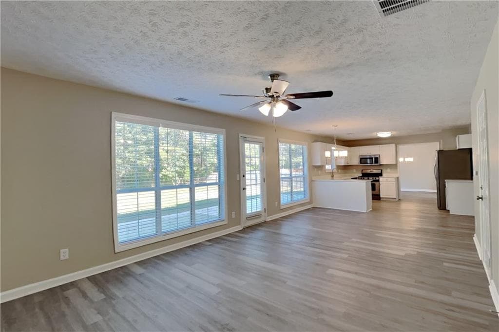 3 bedroom, 3 bathroom, 2,256 sq ft single family residence for rent at 496 Highpoint Crossing, Powder Springs, GA 30127 for $2,075 a month — photo 3