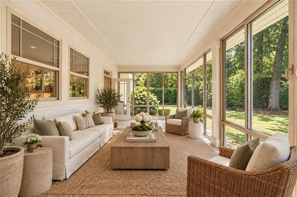 5 bedroom, 6 bathroom, 4,924 sq ft single family residence for sale at 1929 Wildwood Place, Atlanta, GA 30324 — photo 4