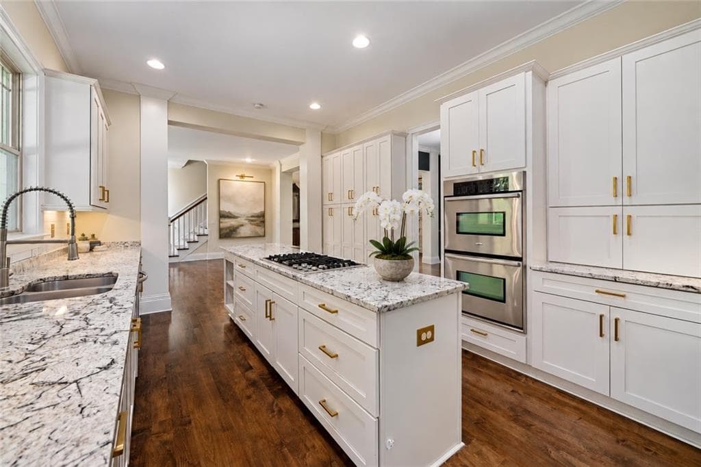 5 bedroom, 6 bathroom, 4,924 sq ft single family residence for sale at 1929 Wildwood Place, Atlanta, GA 30324 — photo 9