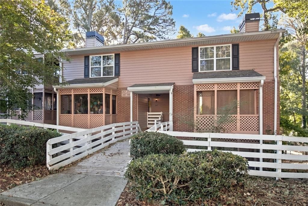 2 bedroom, 3 bathroom, 1,292 sq ft condominium for sale at 271 Quail Run, Roswell, GA 30076