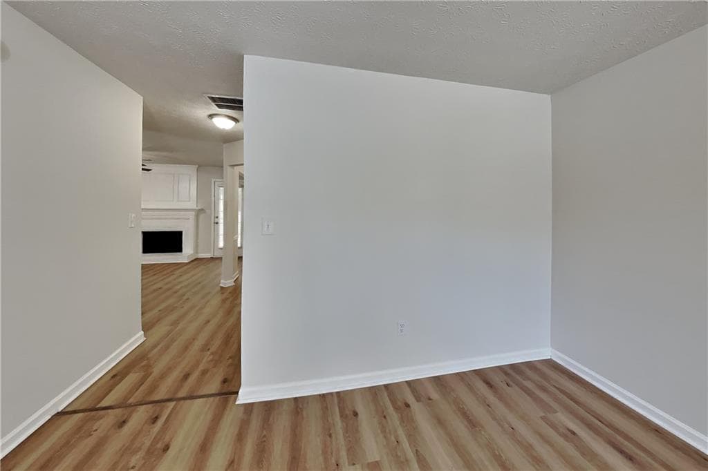 3 bedroom, 3 bathroom, 1,692 sq ft single family residence for rent at 706 Coventry Township Lane, Marietta, GA 30062 for $2,475 a month — photo 3