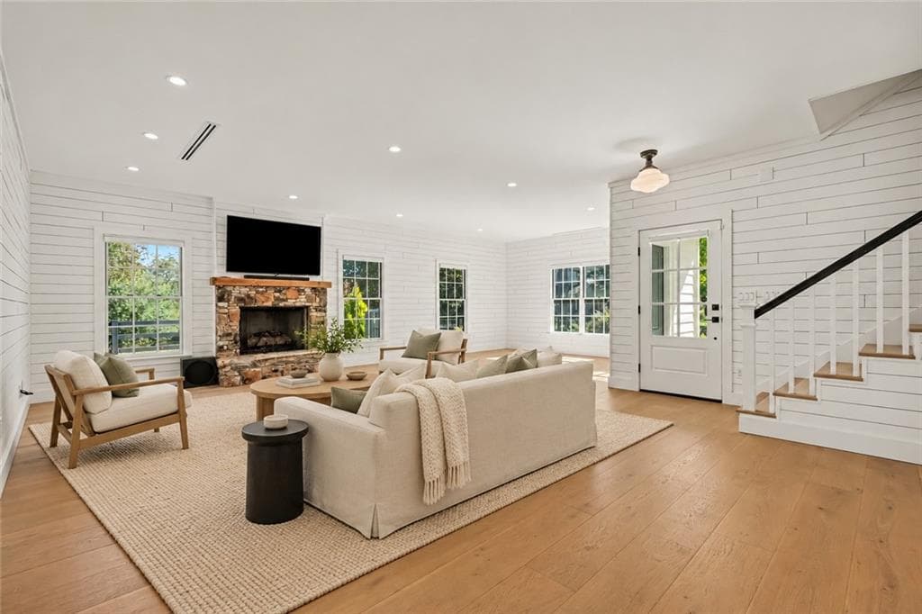3 bedroom, 3 bathroom, 2,800 sq ft single family residence for sale at 82 Childs Street, Martin, GA 30557 — photo 8