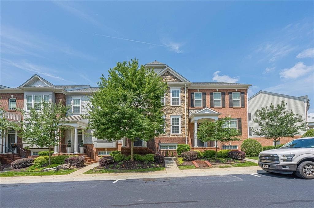 4 bedroom, 4 bathroom, 2,265 sq ft townhouse for sale at 2296 Limehurst Drive, Brookhaven, GA 30319