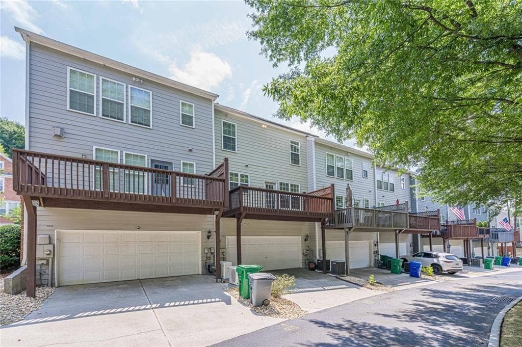 4 bedroom, 4 bathroom, 2,265 sq ft townhouse for sale at 2296 Limehurst Drive, Brookhaven, GA 30319 — photo 6