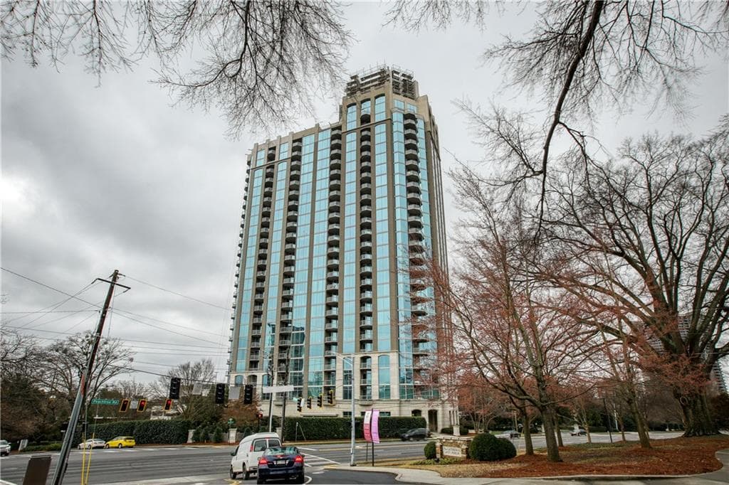 2 bedroom, 3 bathroom, 1,594 sq ft condominium for rent at 2795 Peachtree Road 1805, Atlanta, GA 30305 for $4,750 a month — photo 2