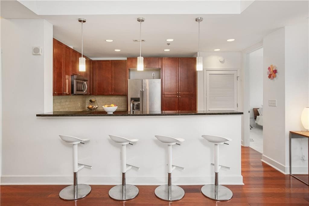 2 bedroom, 3 bathroom, 1,594 sq ft condominium for rent at 2795 Peachtree Road 1805, Atlanta, GA 30305 for $4,750 a month — photo 7