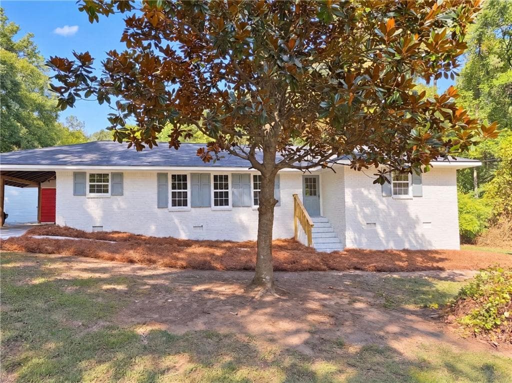 3 bedroom, 2 bathroom, 1,671 sq ft single family residence for sale at 1105 Old Loganville Road, Loganville, GA 30052