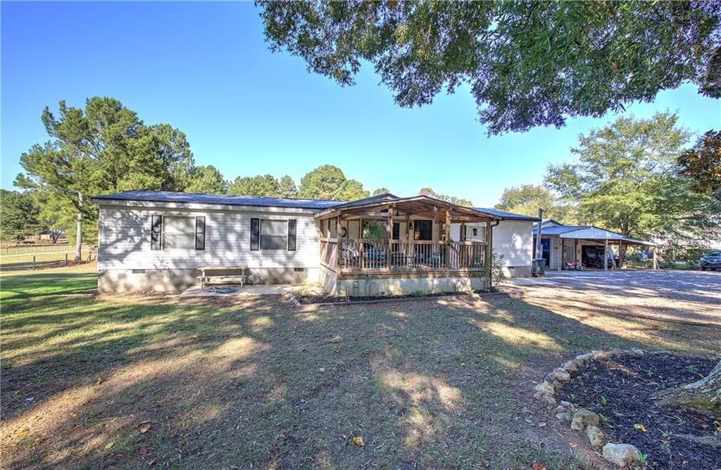 3 bedroom, 2 bathroom, 2,502 sq ft single family residence for sale at 1424 Abrams Road, Silver Creek, GA 30173