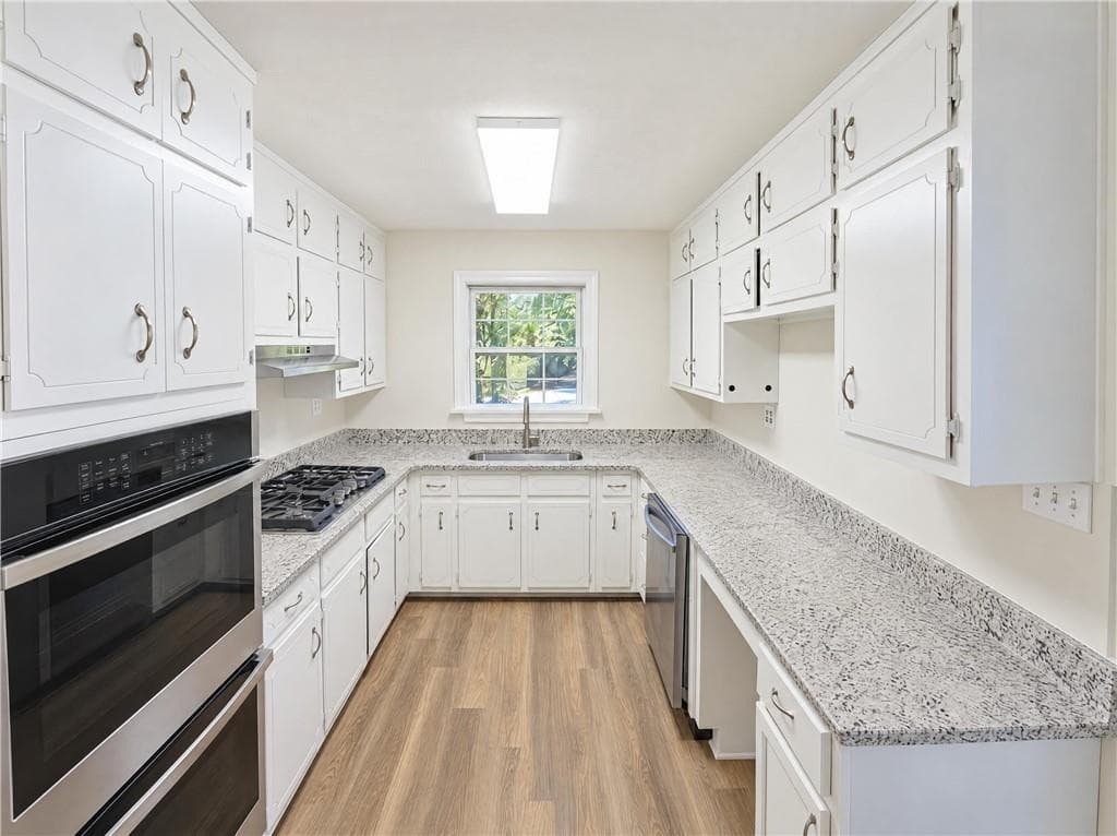 3 bedroom, 2 bathroom, 1,671 sq ft single family residence for sale at 1105 Old Loganville Road, Loganville, GA 30052 — photo 2