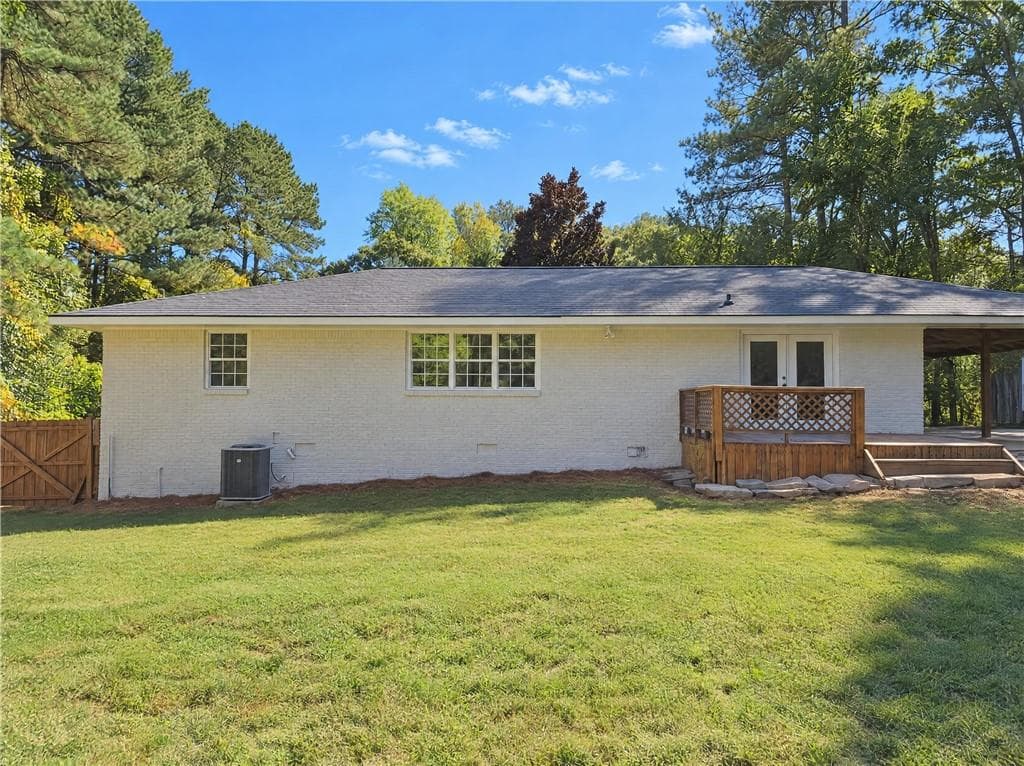 3 bedroom, 2 bathroom, 1,671 sq ft single family residence for sale at 1105 Old Loganville Road, Loganville, GA 30052 — photo 5