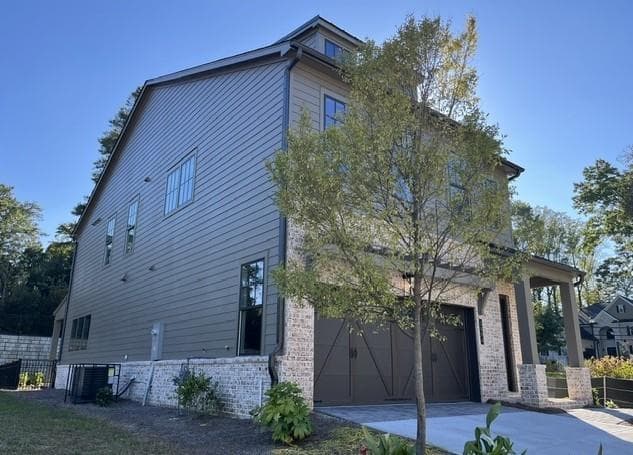 4 bedroom, 4 bathroom, 2,571 sq ft single family residence for sale at 1982 Catnap Court, Chamblee, GA 30341 — photo 2